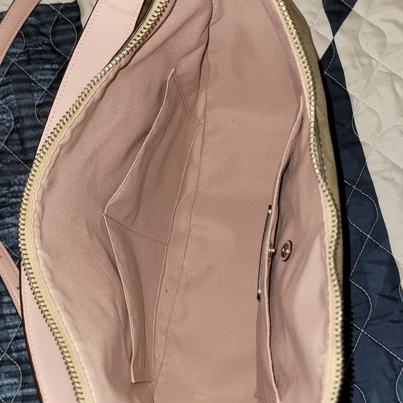 Coach - Picture 3 of 6